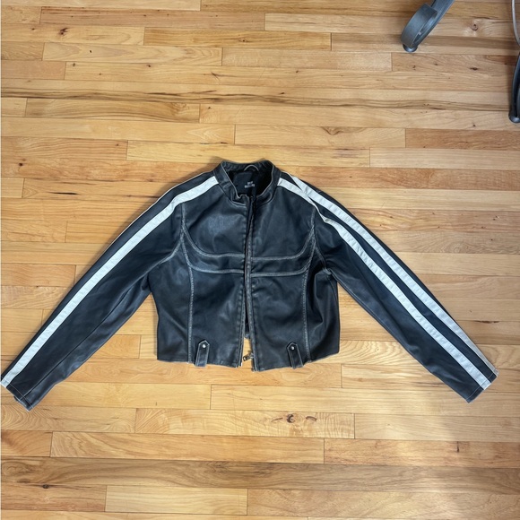 Cropped Moto Jacket with White Racing Stripes - Picture 3 of 3